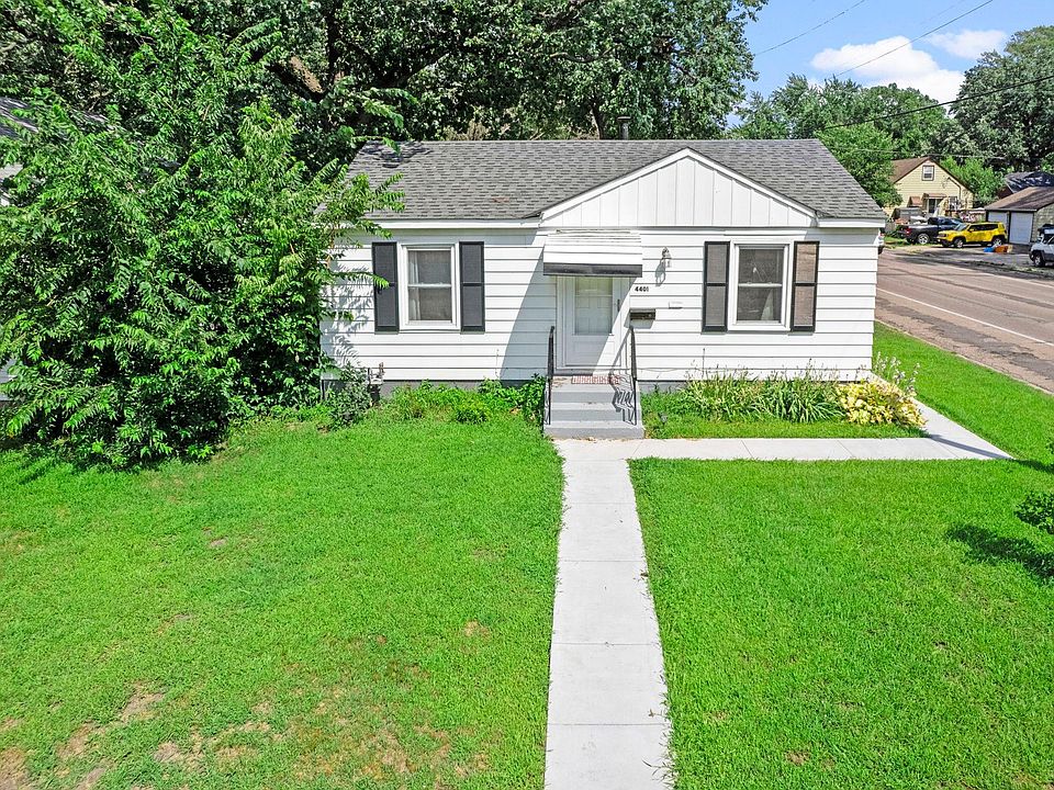 1st image of 4401 5th St NE