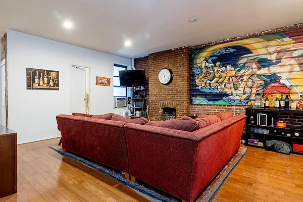 Rented by Compass | media 9