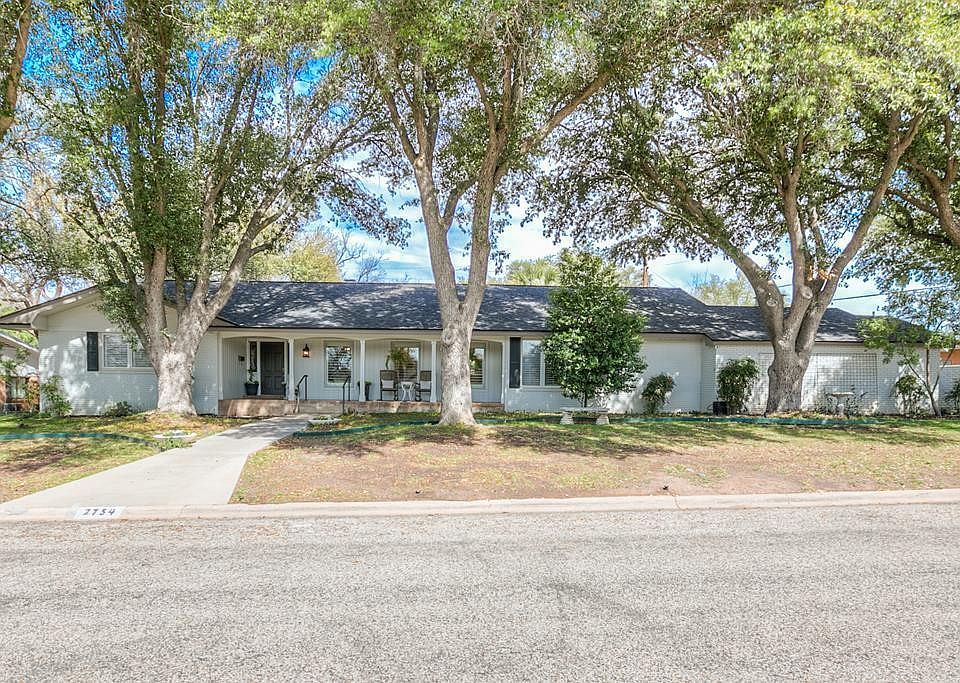 1st image of 2754 Dena Dr