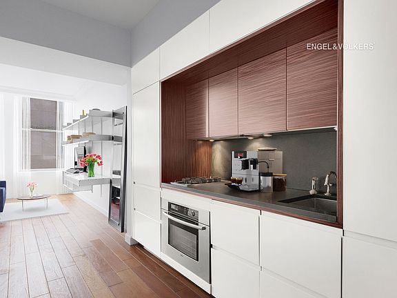 2nd image of 55 Wall St APT 614