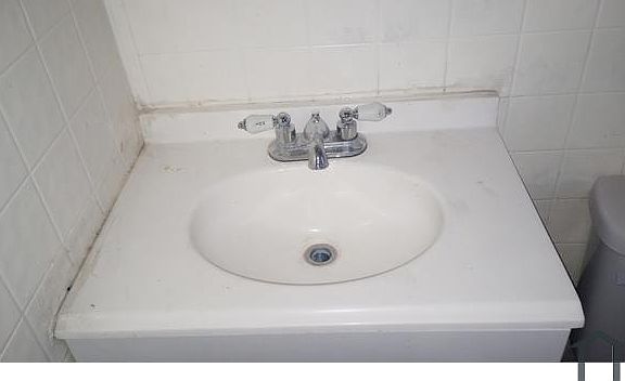 5th image of 9919 Abington Ave