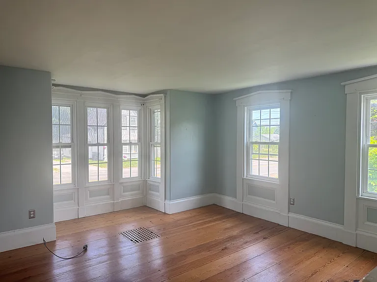 48 Thomaston St — Photo 9