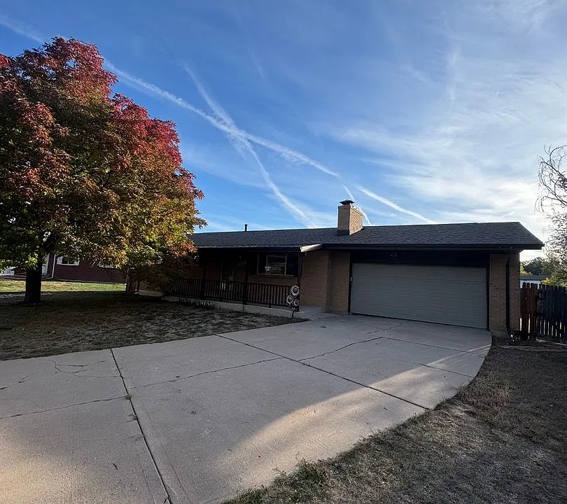 4698 S Fountain Cir
