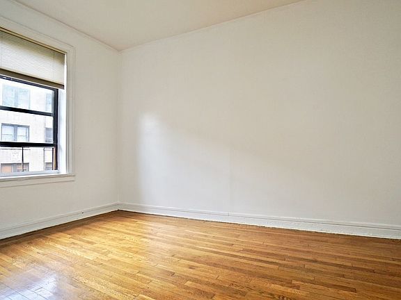 3rd image of 735 W 183rd St APT 4C
