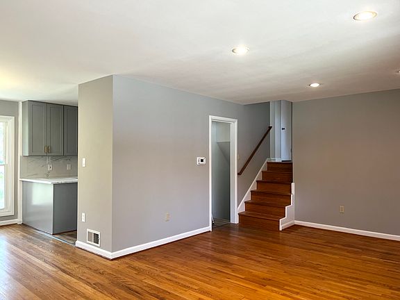 3rd image of 7928 Maryknoll Ave
