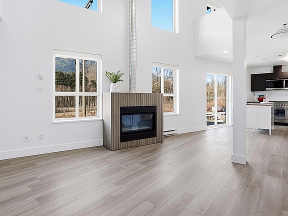 2nd image of 40775 Tantalus Rd #1