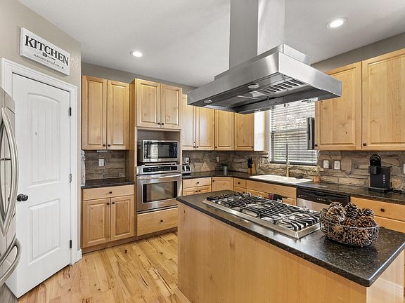 4th image of 151 S Roland Ave