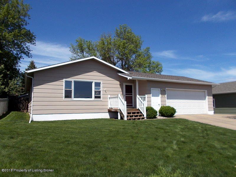 1st image of 973 7th St E