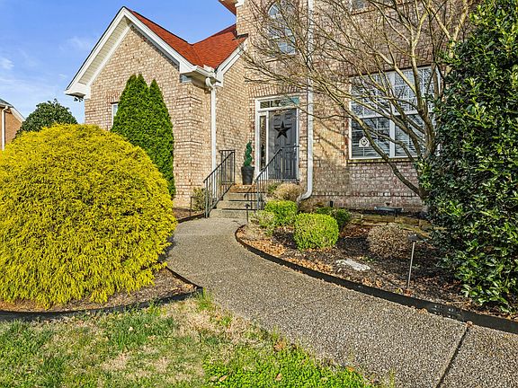 5th image of 105 Berrington Ct