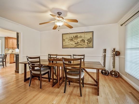 4th image of 2218 Janet Dr