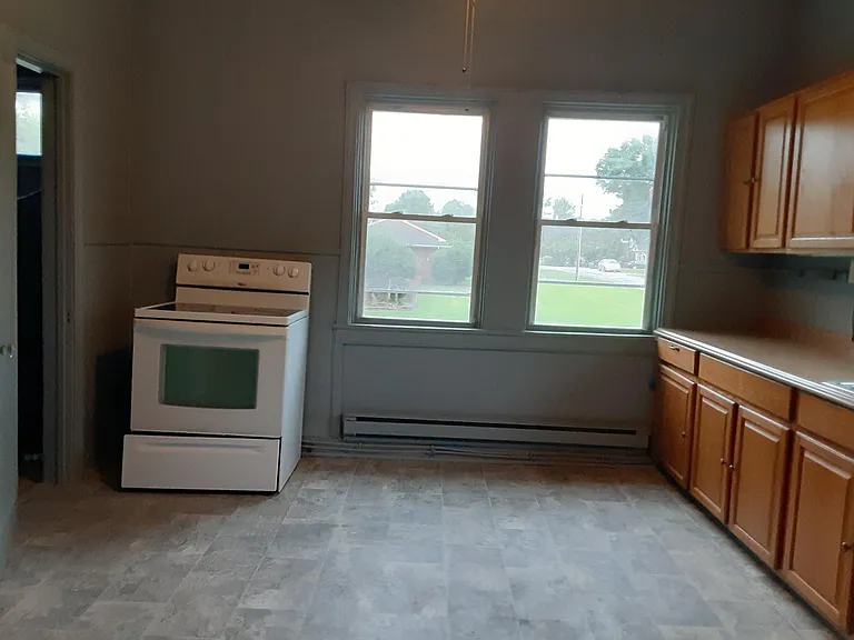 20503 Southlawn Ave #B — Photo 3