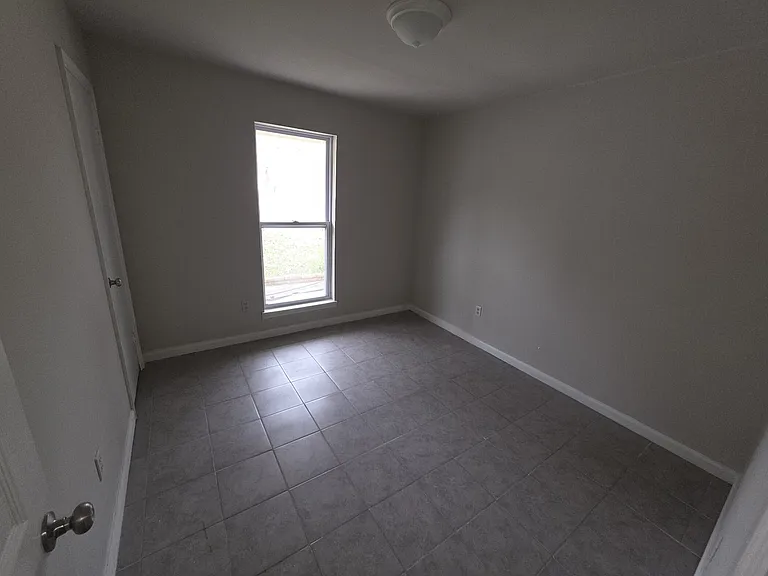 3008 Mistletoe Ave — Photo 10