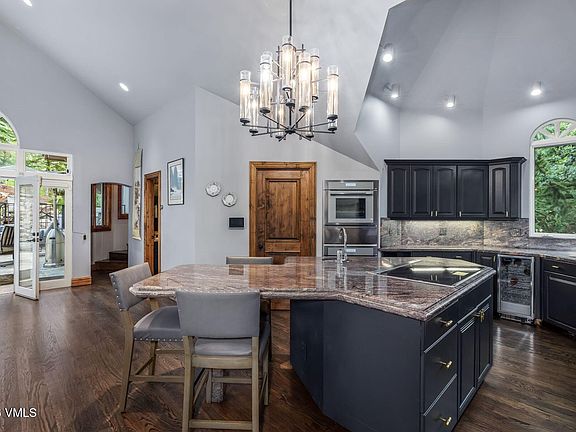4th image of 2080 Meadowbrook Dr