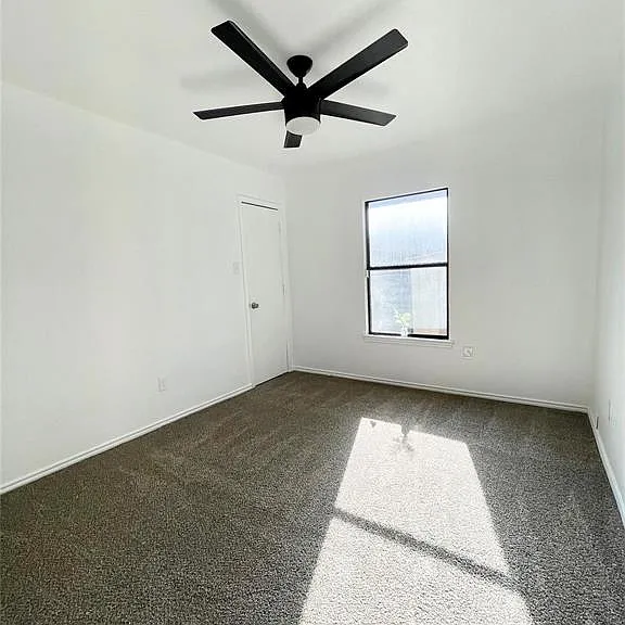 5704 Sterling Green Trl — Photo 39