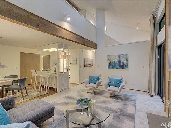 3rd image of 10858 NE 37th Pl APT 1