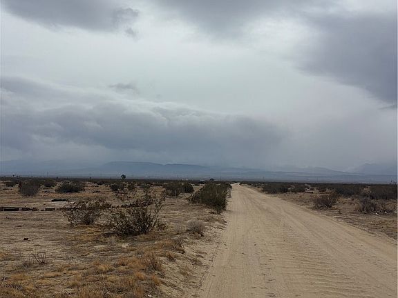 3rd image of 0 Vic Ave N #R6-225