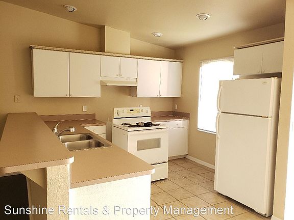 2nd image of 315 NE 16th Pl