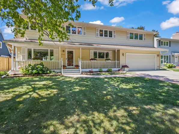 1743 7th St S, Fargo, ND 58103