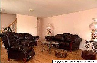 2nd image of 26 Hinton St