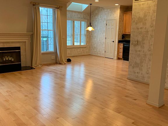 4th image of 26304 Island Lake Dr #102