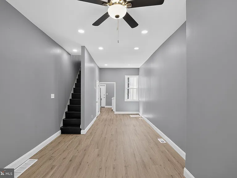 3053 Janney St — Photo 9