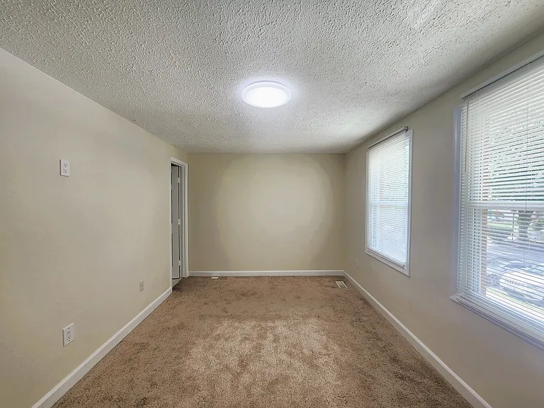 13527 Duhart Rd — Photo 11