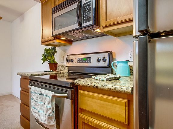 5th image of 12007 Alta Carmel Ct Unit 337