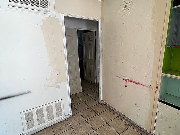 5th image of 107 Yolanda Dr