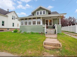 411 Knapp St, Oshkosh, WI 54902