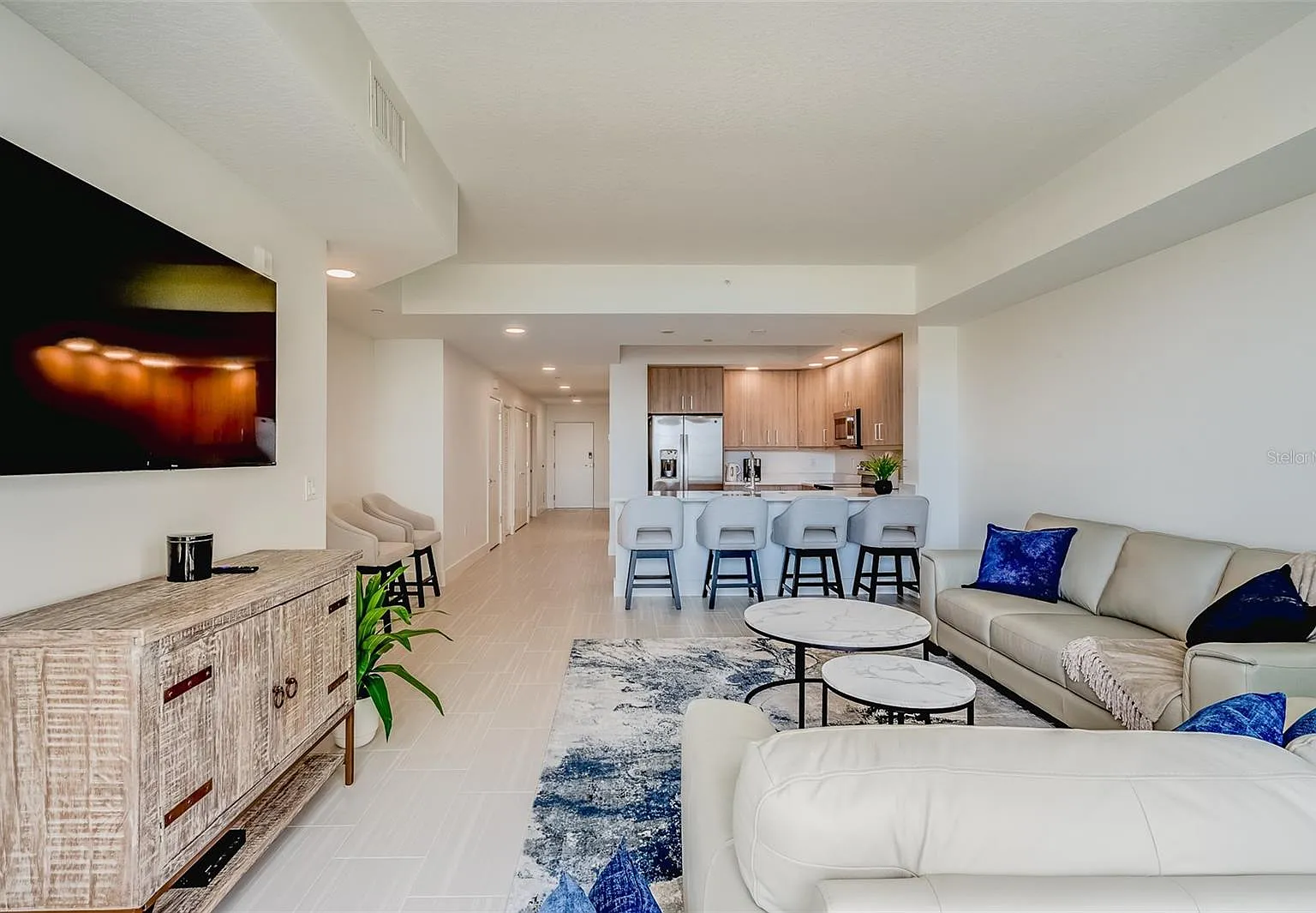 waterfront Island Estates condo — Photo 3