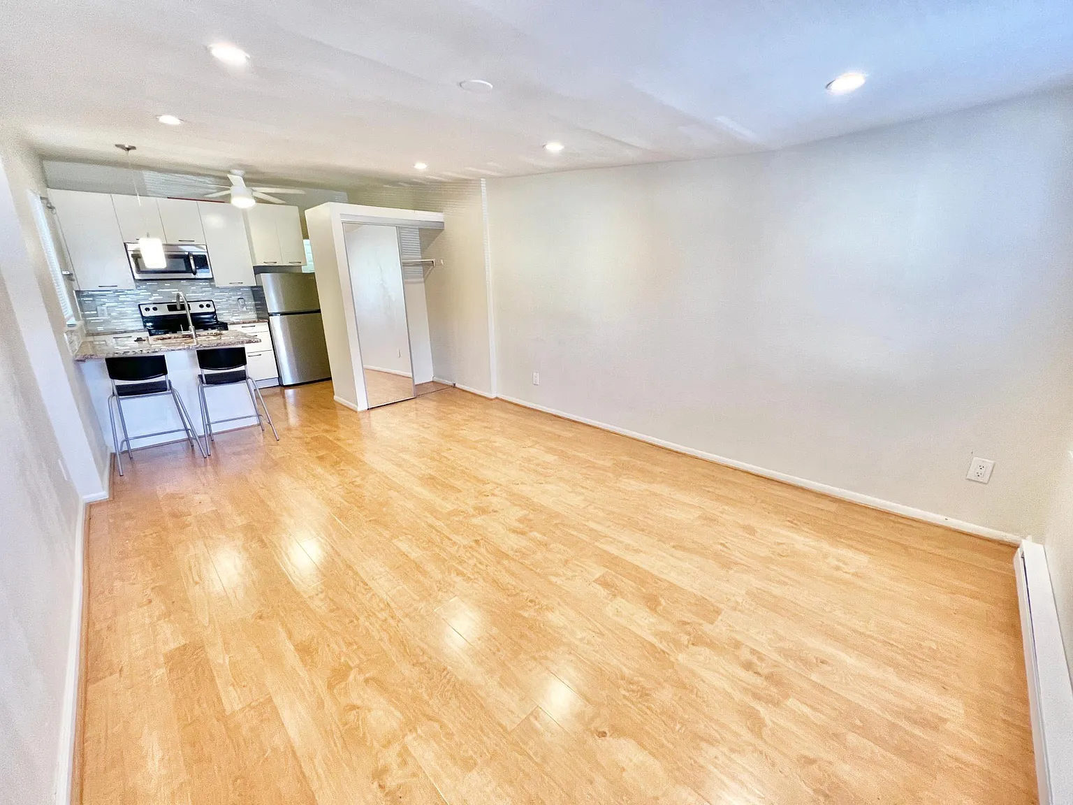 1541 Spring Garden St — Photo 3