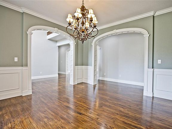 4th image of 6919 W Balmoral Dr