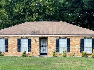 6088 Elk Grove Rd, Memphis, TN 38115