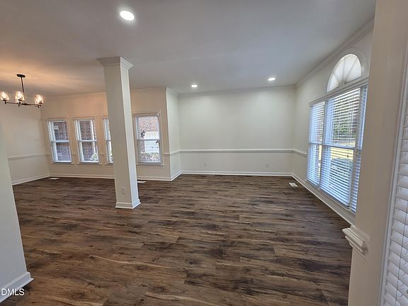 4th image of 205 Coventry Ln