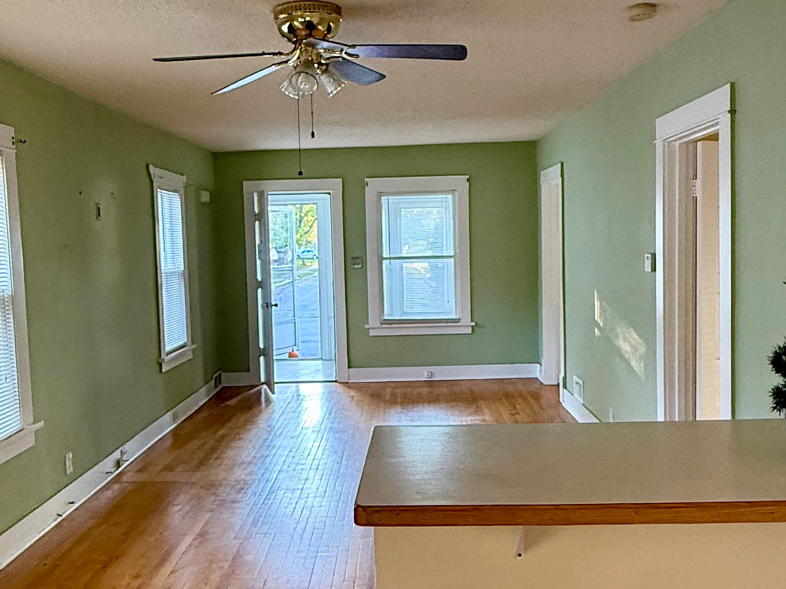 2 bed, 832 sqft, $1,295 — Photo 4