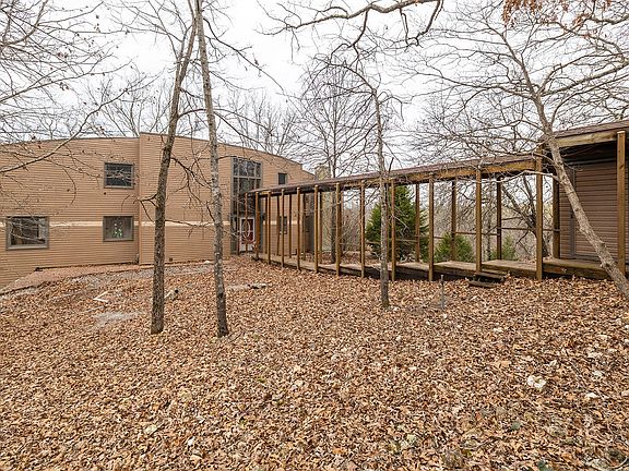 2nd image of 1360 Shire Cir