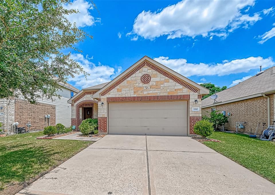 1st image of 2810 Donellan Dr