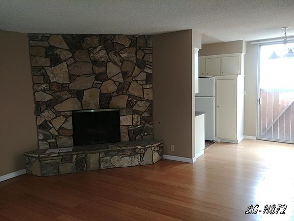2nd image of 21 Ximeno Ave APT 2