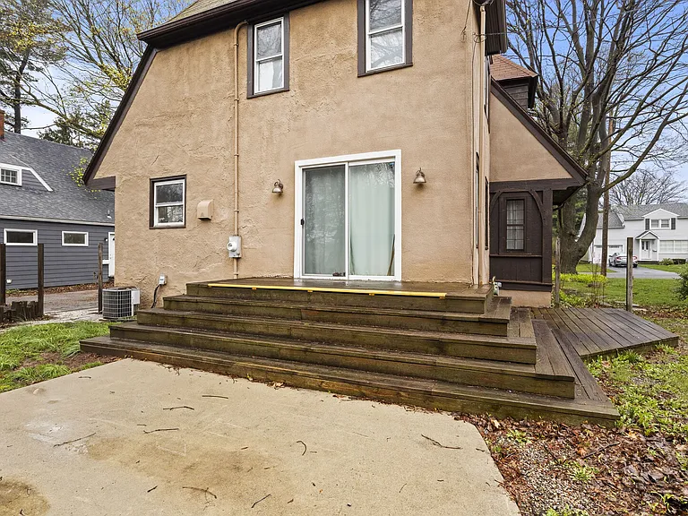 Pearson St — Photo 43
