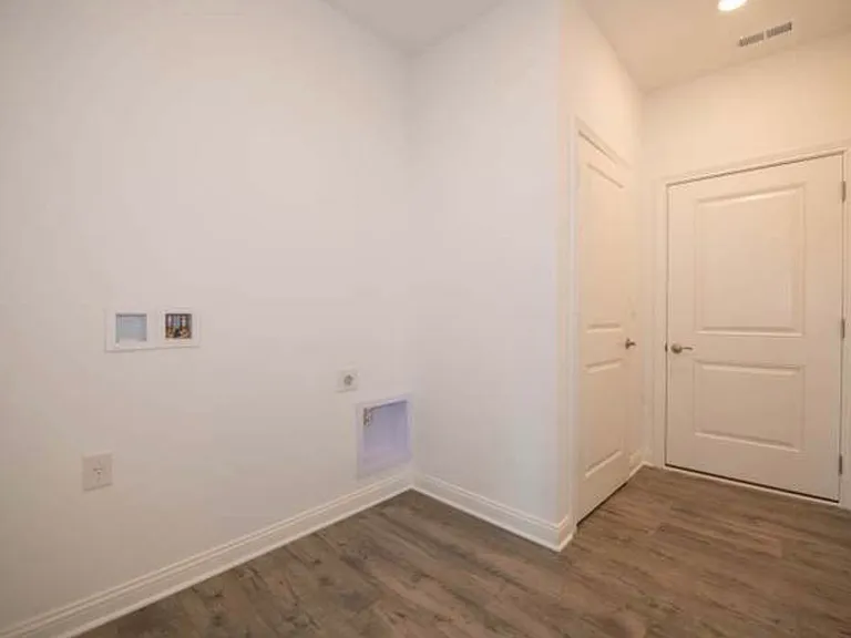 8874 Twain Ln — Photo 15