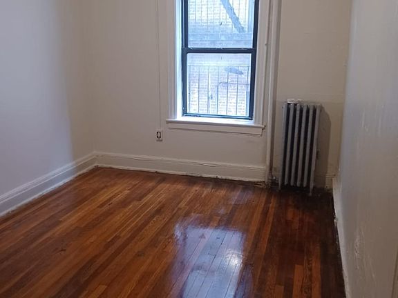 5th image of 117 E 4th St APT 2C