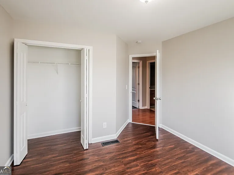 55 Richmond Dr — Photo 13
