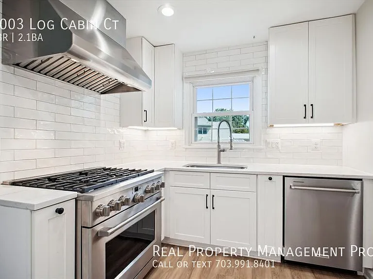 8003 Log Cabin Ct — Photo 9