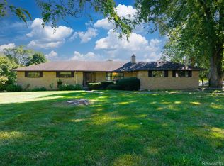 6248 Livernois Rd, Troy, MI 48098