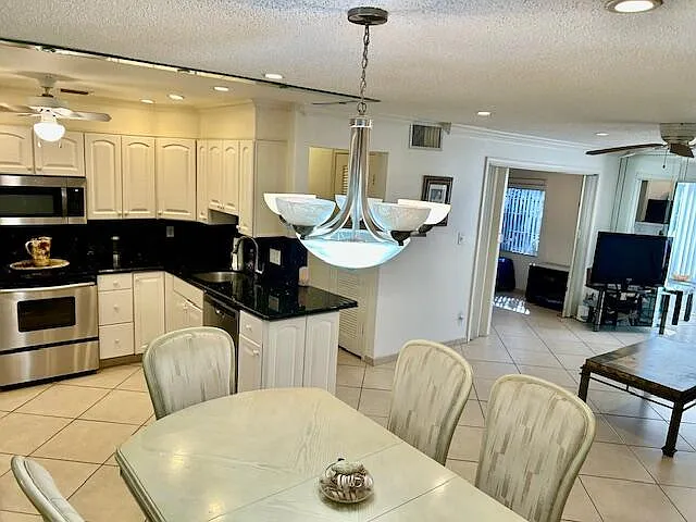 6435 Bay Club Dr #2 — Photo 10