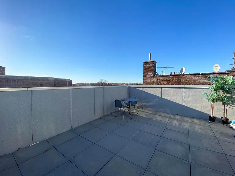 571 E 19th St #Penthouse 2 — Photo 10