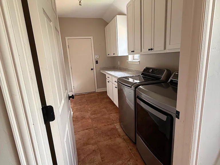 518 Creekside Dr — Photo 31