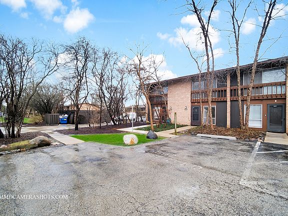 3rd image of 5929 Meadow Dr