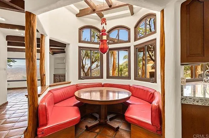 Breakfast nook