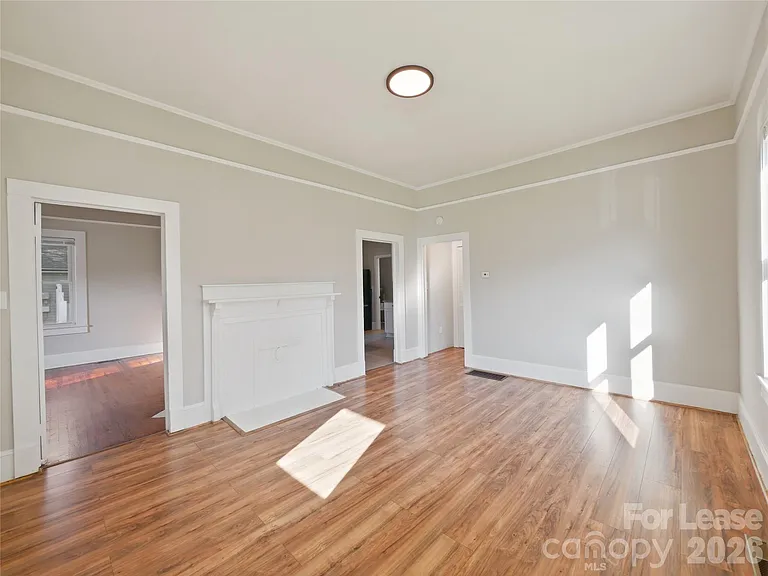 303 York Ave — Photo 3